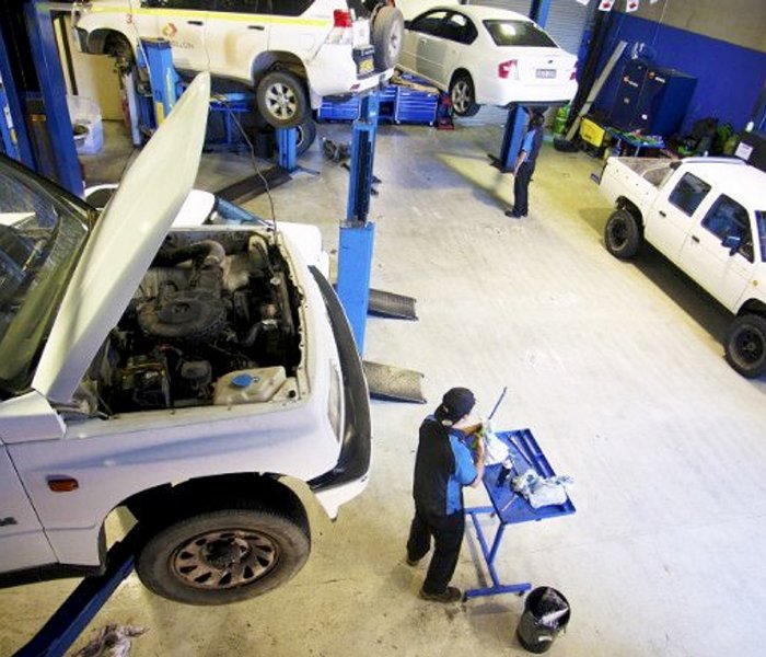 Why Choose Mobile Servicing for Your Fleet?